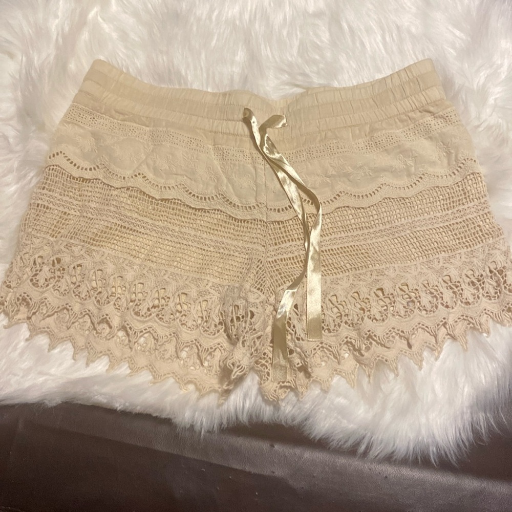 Nobo no boundaries beige crochet shorts size L large